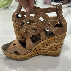 FRANCESCO MORICHETTI Tan Brown‎ Leather Platform Peep Toe Wedge SHOES. Size 38